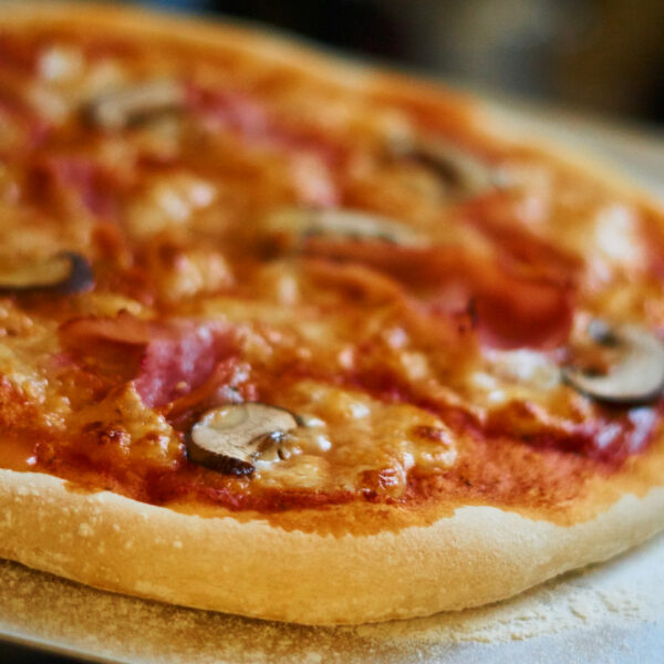 Selbstgemachte Italienische Pizza