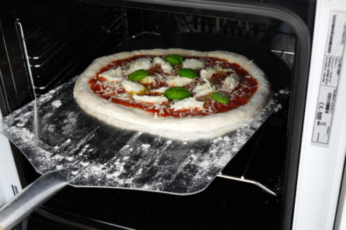Italienische Pizza selber machen So klappt es auch Zuhause Rezept